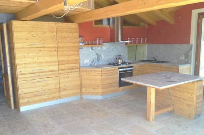 cucina-in-legno-mansarda