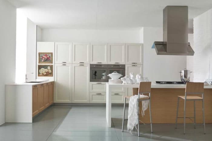 cucina-in-legno-moderna-di-colore-bianco