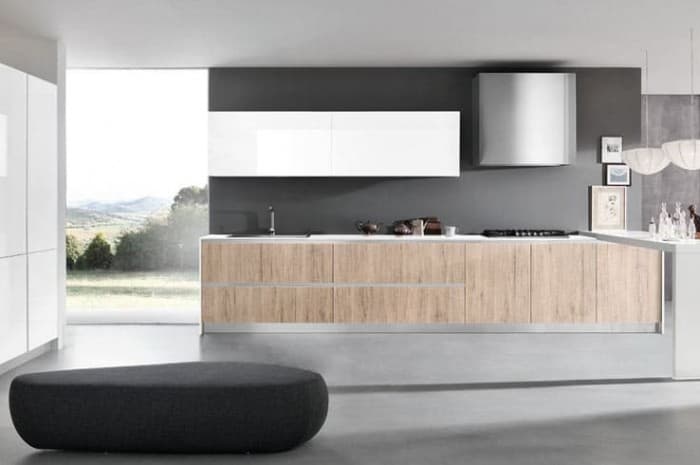 cucina-moderna-con-piani-color-legno